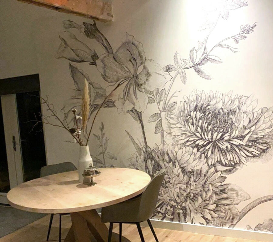 behang-gegraveerde-bloemen-zwartwit.webp